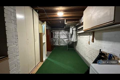 4 bedroom detached house to rent, Rambleford Way, Stafford, ST16