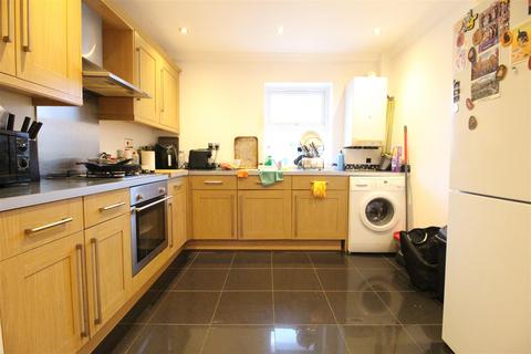 1 bedroom apartment to rent, 2a Lorne Road, London E17
