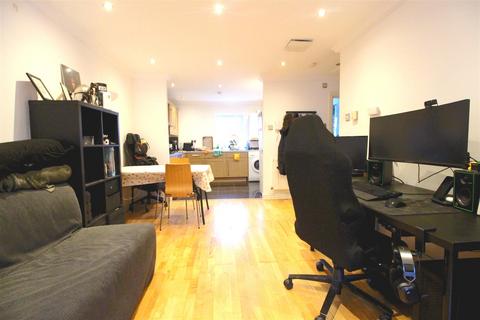 1 bedroom apartment to rent, 2a Lorne Road, London E17