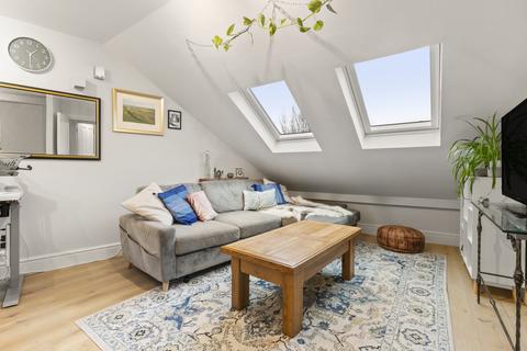 1 bedroom apartment for sale, Hoyle Road, SW17