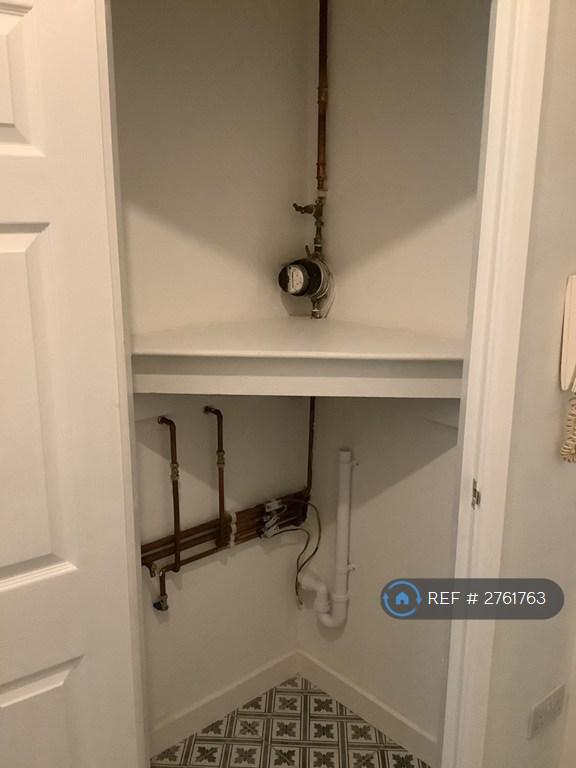 Cupboard With Space For Washing Machine