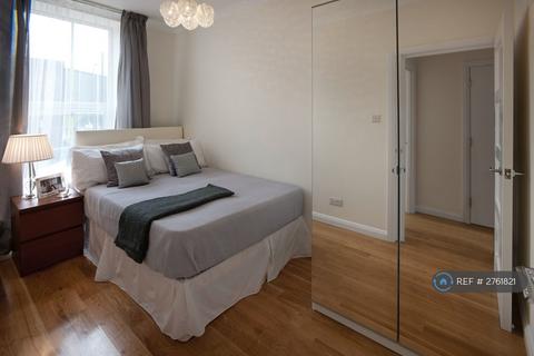 2 bedroom flat to rent, Commercial Road, London, E14