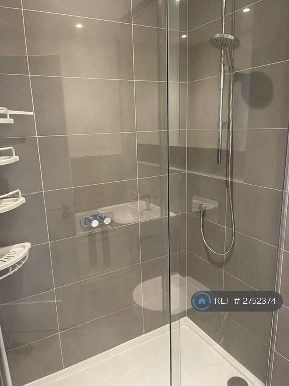 Family Bath Room