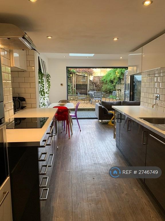 Contemporary Interiors And a Welcoming Garden