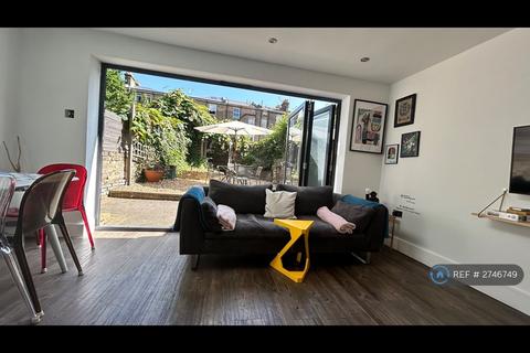 2 bedroom maisonette to rent, Mountgrove Road, London, N5