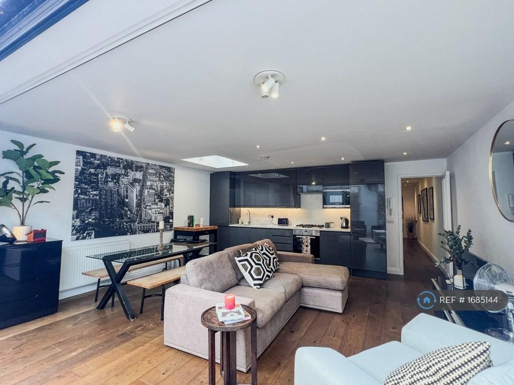 Lounge/Kitchen