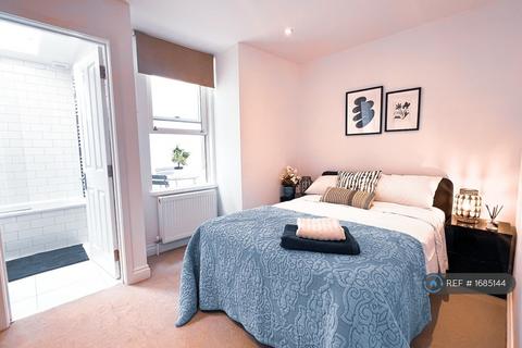 2 bedroom flat to rent, Tooting, London, SW17