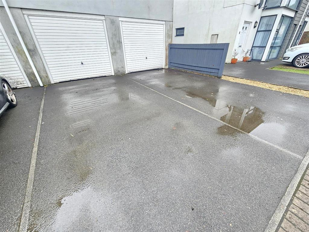 Garage and Parking.jpg