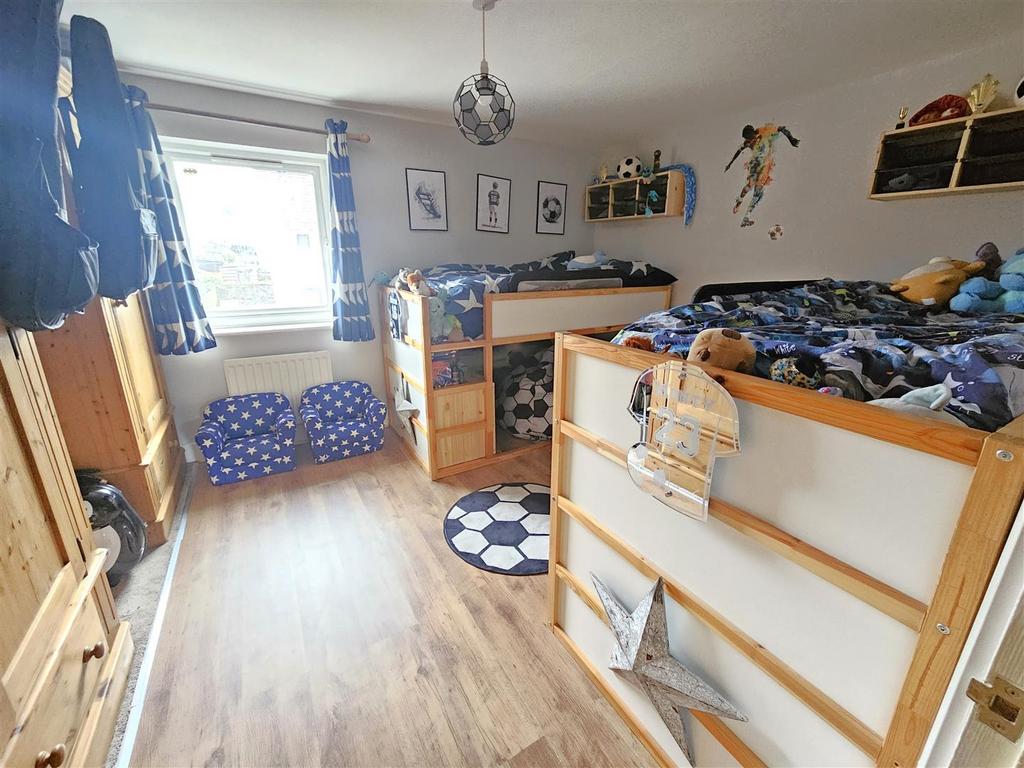 Bedroom 1.jpg