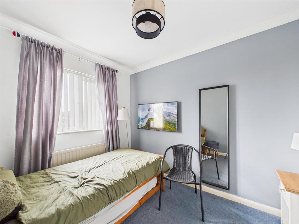 Bed 3.jpg