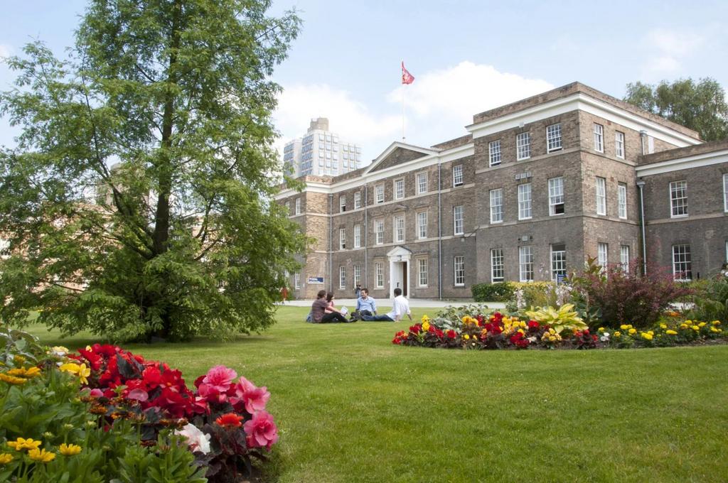 Nearby: University of Leicester
