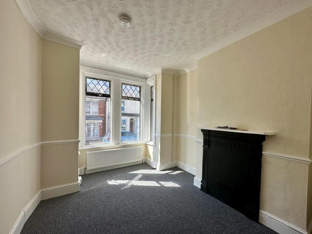 Thumbnail Living Room 2.jpg