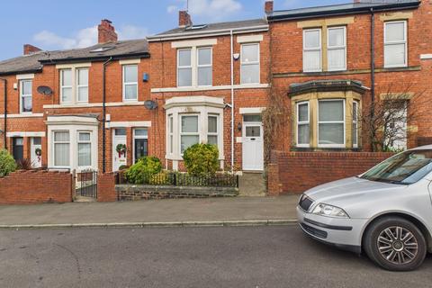 3 bedroom flat for sale, Dean Street, Gateshead, NE9