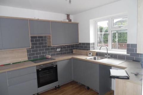 3 bedroom detached house to rent, Douglas Road, Clacton On Sea, Essex, CO15 3JT