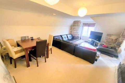 2 bedroom flat to rent, The Courtyard, Castle Brewery, Newark, NG24