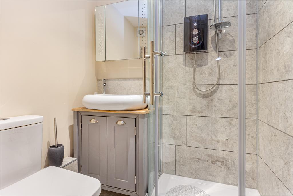 Shower-Room