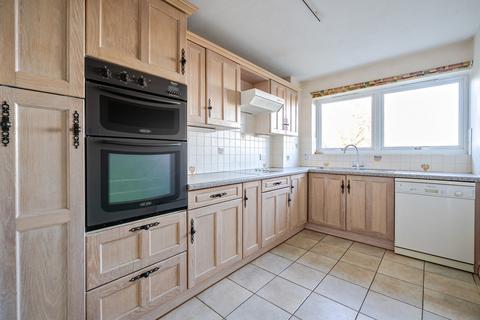 undefined, Vale Road, Weybridge, KT13