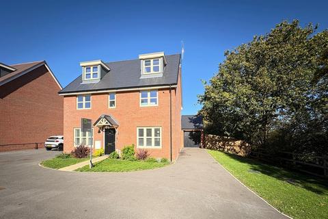 5 bedroom detached house for sale, Osprey Drive, St. Albans