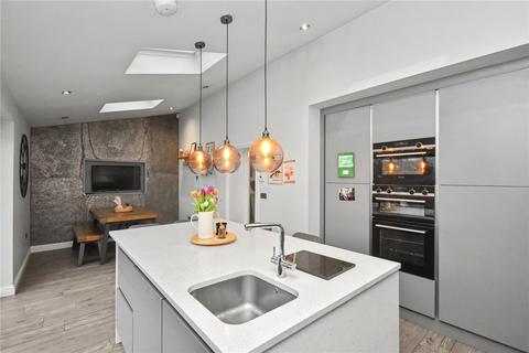 4 bedroom semi-detached house for sale, Alandale Drive, Garforth, Leeds, West Yorkshire