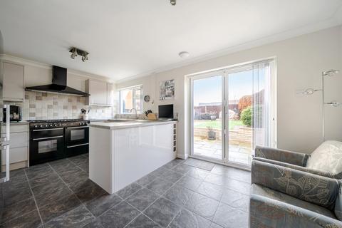 3 bedroom semi-detached house for sale, Henley Gardens, Hampshire PO15