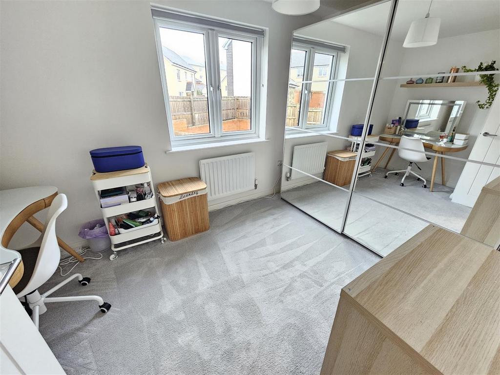 Bedroom 4.jpg
