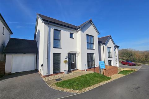 4 bedroom detached house for sale, Foggintor Grove, Tavistock