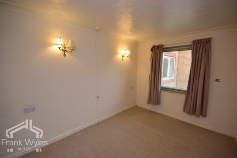 1 bedroom apartment to rent, Poplar Court, Kings Road, Lytham St. Annes, Lancashire
