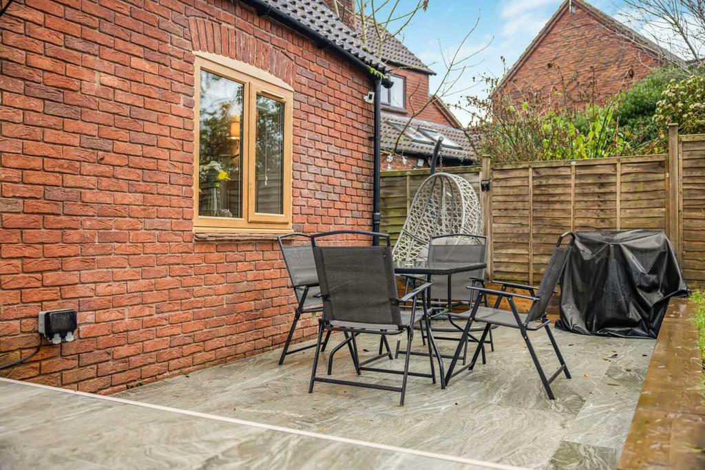Patio Willow