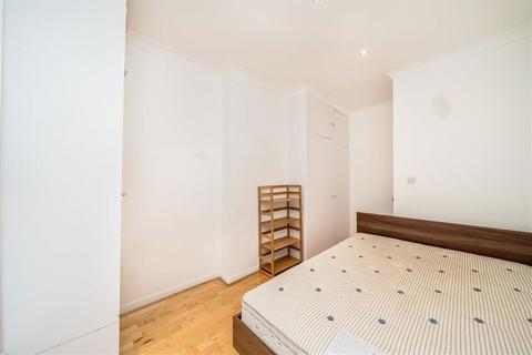 2 bedroom flat to rent, Cleveland Street, London W1T