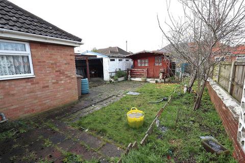2 bedroom semi-detached bungalow for sale, Ripley Road, Luton LU4