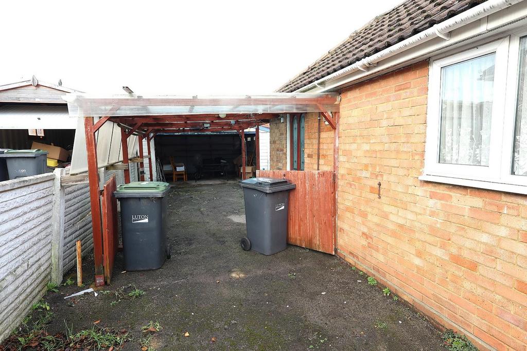 Carport &amp; Drive
