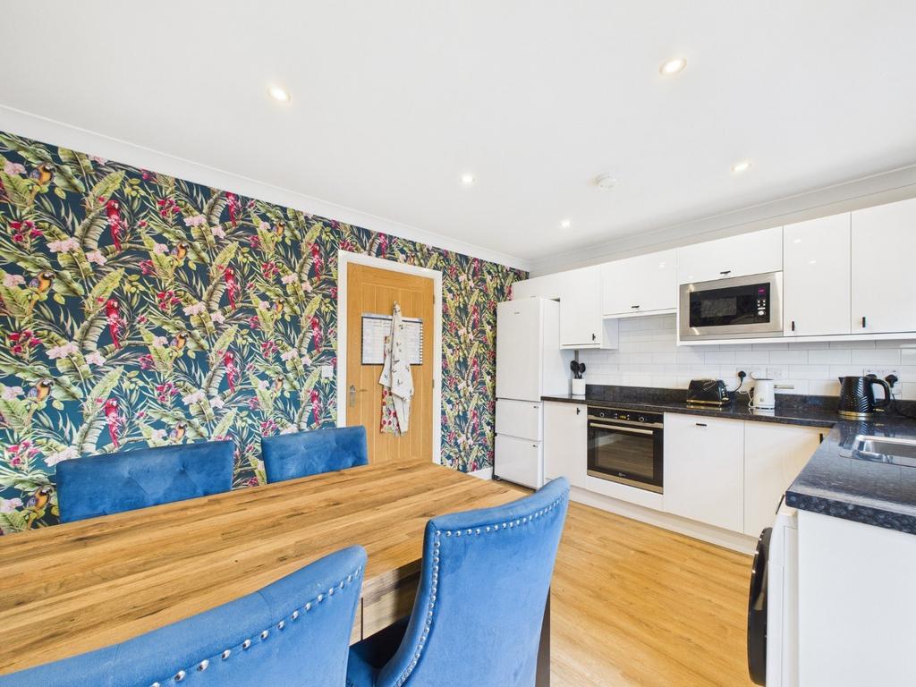 Kitchen/Dining Area