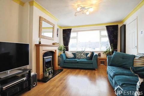 3 bedroom end of terrace house for sale, Chenies Close, Coventry