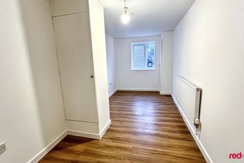 2 bedroom ground floor flat to rent, Cowbridge Road East, Canton, Cardiff