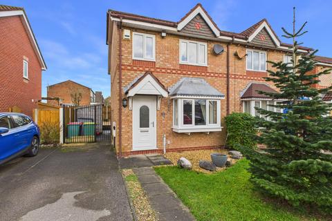 3 bedroom semi-detached house to rent, St. Margarets Close, Preston PR2