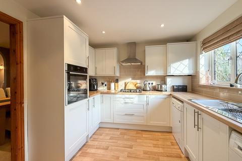 3 bedroom terraced house for sale, Damfield Mews, Huddersfield HD4