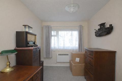 2 bedroom flat for sale, UNDERCOVER PARKING SPACE * SHANKLIN