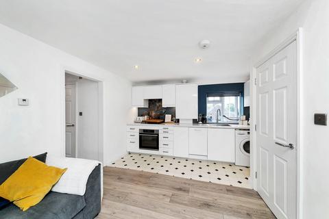 2 bedroom flat to rent, Coronation Avenue, Royston SG8