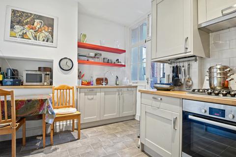 3 bedroom flat for sale, Lissenden Gardens, Parliament Hill, London NW5