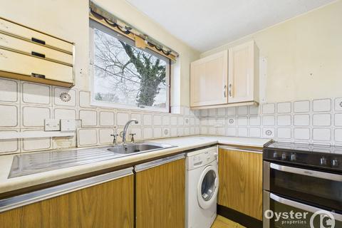 2 bedroom flat for sale, Bromefield, Stanmore, HA7