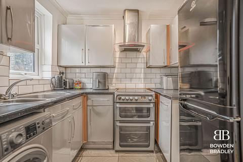 2 bedroom maisonette for sale, Empress Avenue, Ilford, IG1
