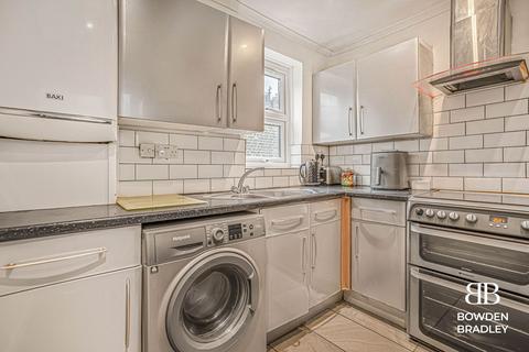 2 bedroom maisonette for sale, Empress Avenue, Ilford, IG1