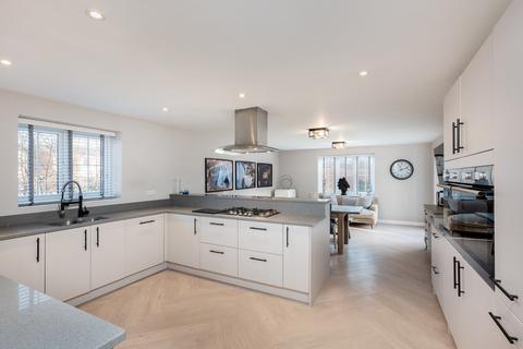 5 bedroom detached house for sale, Magnolia Drive, Whitnash Leamington Spa, Warwickshire CV31 2SZ