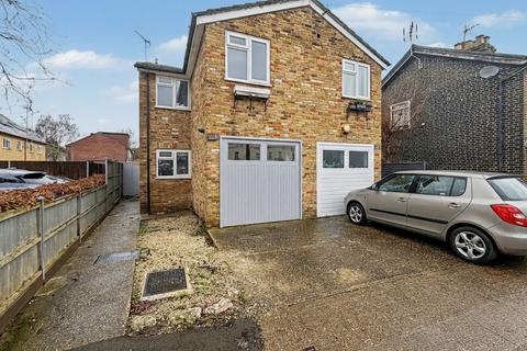 3 bedroom house to rent, Rockingham Parade, Uxbridge, UB8