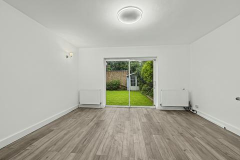 3 bedroom house to rent, Rockingham Parade, Uxbridge, UB8