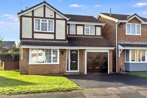 4 bedroom detached house for sale, Cavendish Crescent, Hugglescote, LE67