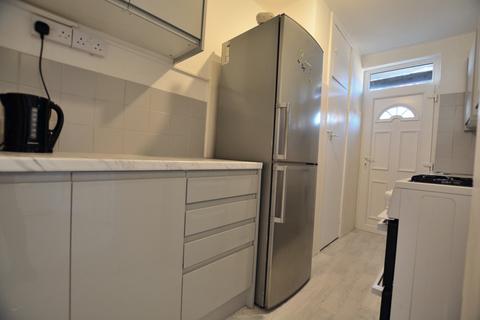 1 bedroom flat to rent, Park Court, Park Road, Uxbridge, UB8