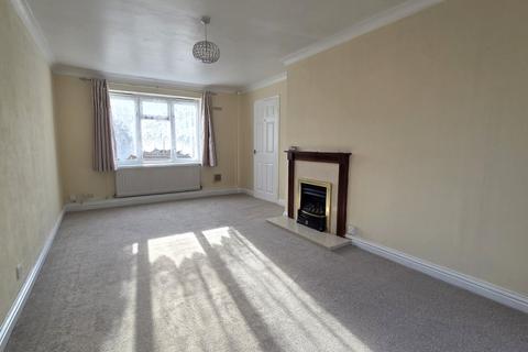 2 bedroom end of terrace house to rent, St. Gregorys Close, Deal