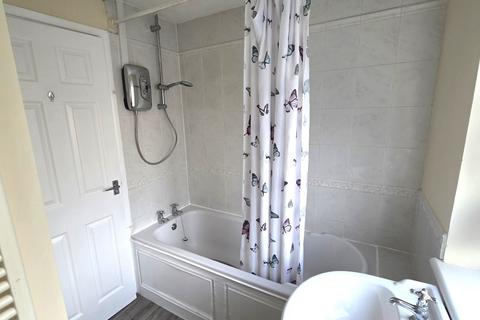 2 bedroom end of terrace house to rent, St. Gregorys Close, Deal