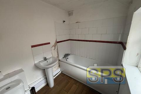 2 bedroom terraced house to rent, Victoria Road, Stoke-on-Trent ST4